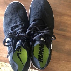 BRAND NEW! Nike flyknit free run day